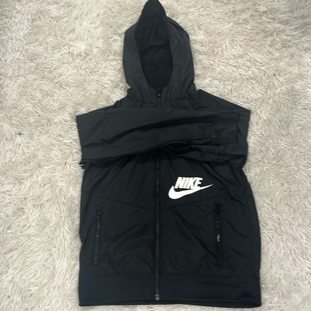 Nike Women’s Sportswear Windrunner Training Jacket - White, Black